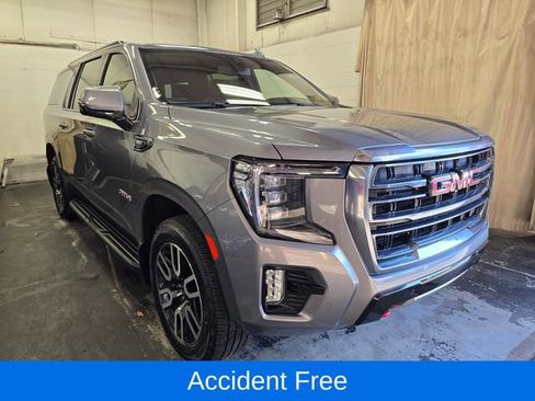 Used 2022 GMC Yukon XL AT4 w/ Technology Package AWD/4WD image 4