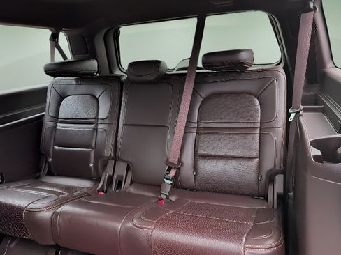 Used 2020 Lincoln Navigator L Black Label w/ Cargo Convenience Package AWD/4WD image 18