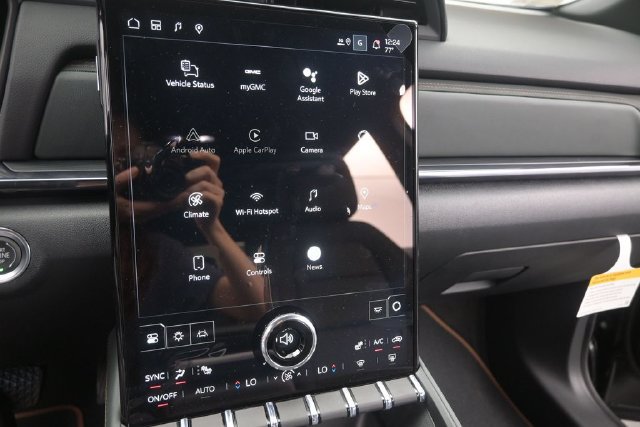 New 2026 GMC Terrain AT4 w/ LPO, Black Badging Package AWD/4WD image 34
