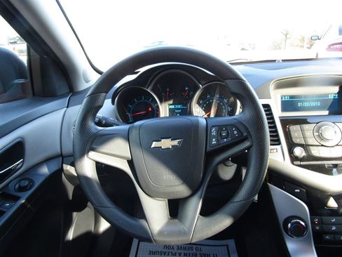 Used 2015 Chevrolet Cruze LS image 22