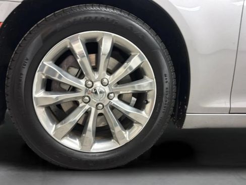Used 2018 Chrysler 300 Limited w/ Safetytec Plus Group AWD/4WD image 31