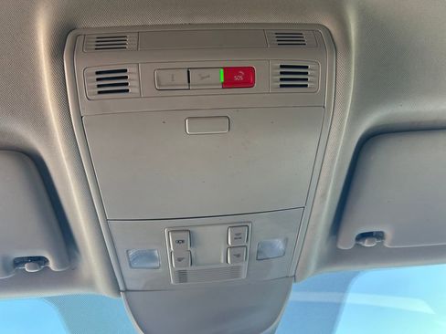 Used 2024 Volkswagen Taos SE image 20