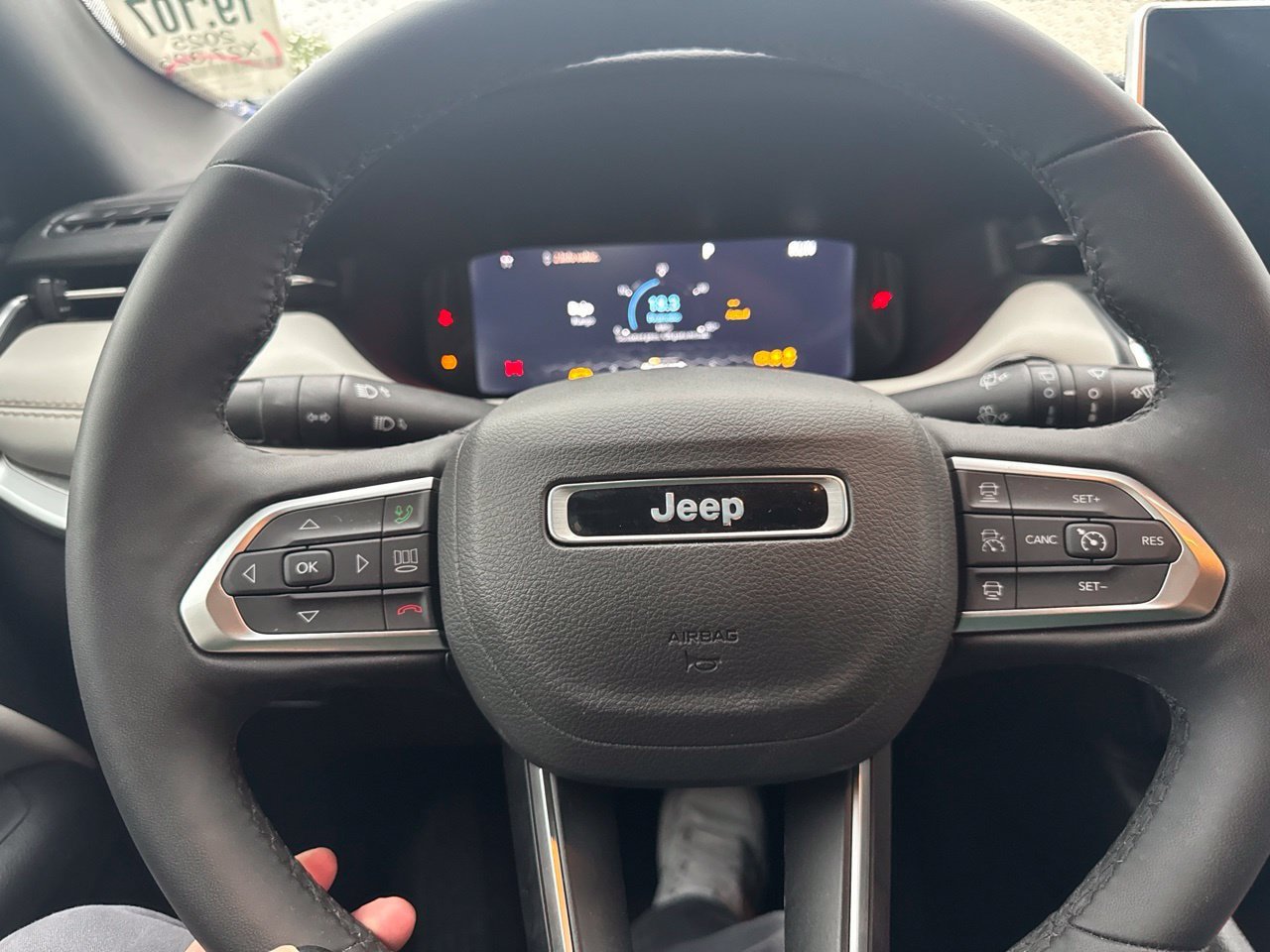 Used 2025 Jeep Compass Limited w/ Elite Group AWD/4WD image 9
