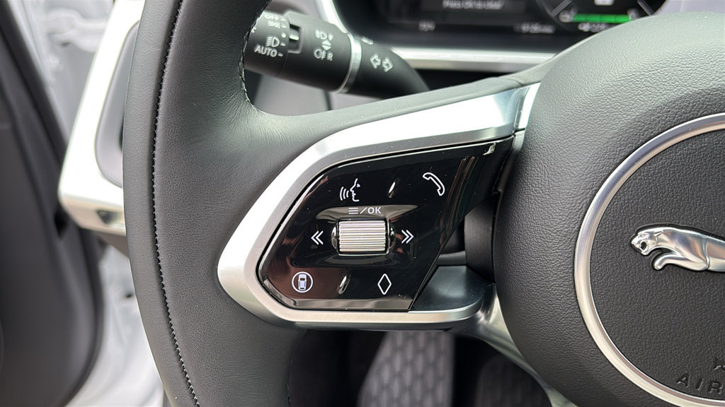 Used 2024 Jaguar I-PACE R-Dynamic HSE AWD/4WD image 16