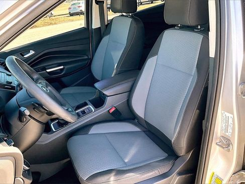 Used 2017 Ford Escape SE image 23