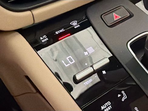 New 2026 Porsche Macan AWD/4WD image 17