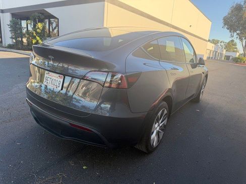 Used 2023 Tesla Model Y Long Range image 3