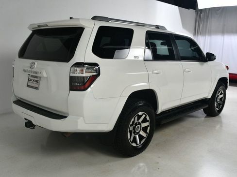 Used 2018 Toyota 4Runner SR5 Premium image 9