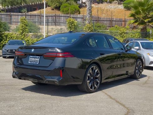 New 2026 BMW 550e xDrive w/ Premium Package image 18