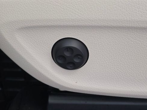 Certified 2025 Mercedes-Benz GLE 350 4MATIC image 36