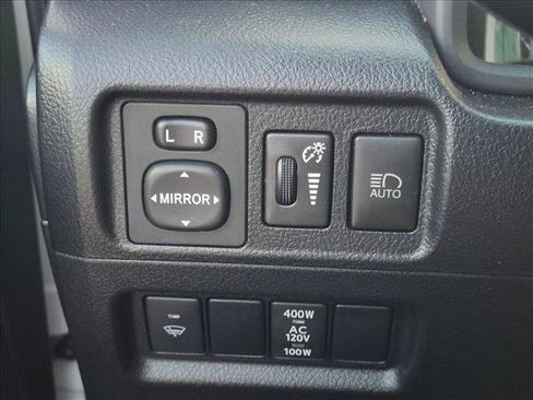 Used 2020 Toyota 4Runner SR5 Premium w/ Moonroof Package RWD image 11