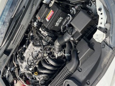 Used 2020 Toyota Corolla LE image 11