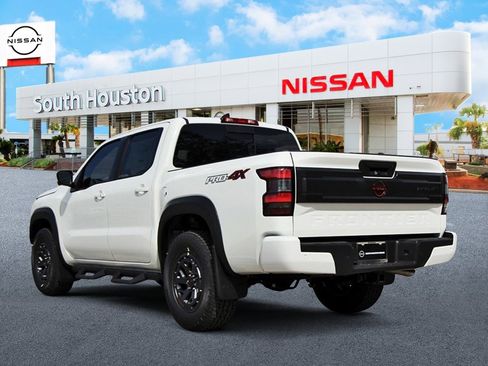New 2026 Nissan Frontier PRO-4X w/ Pro-4x Convenience Package image 3