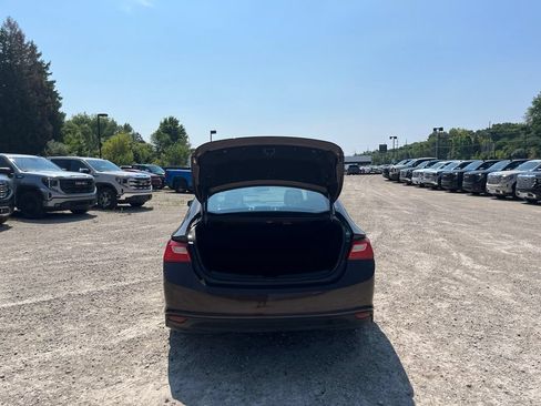 Used 2016 Chevrolet Malibu LT FWD image 10