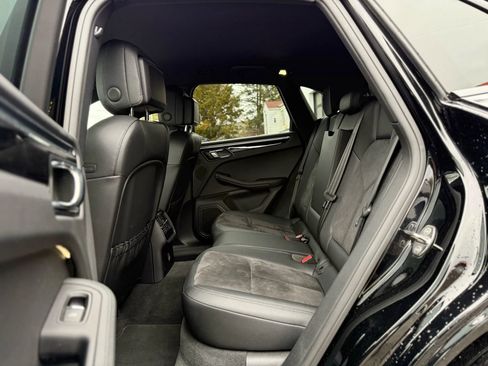 Used 2018 Porsche Macan Sport Edition image 29