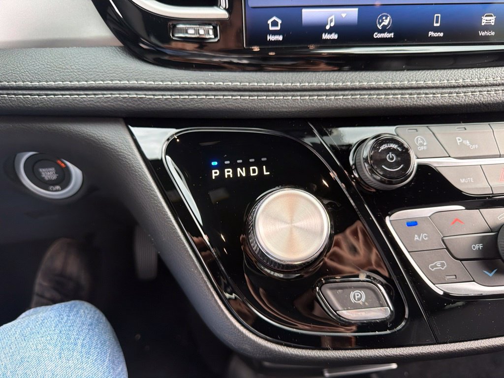 New 2027 Chrysler Pacifica Select AWD/4WD image 26