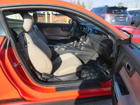 Used 2015 Ford Mustang Coupe image 23
