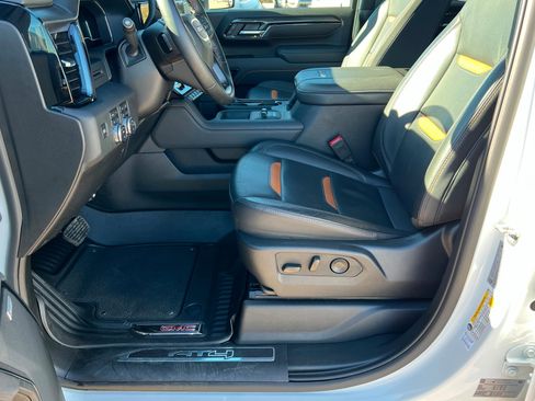 Certified 2025 GMC Sierra 2500 AT4 image 18