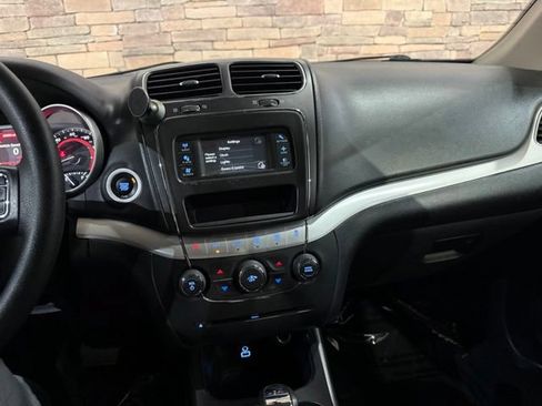 Used 2018 Dodge Journey SE w/ Blacktop Package FWD image 21