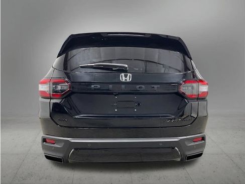 New 2026 Honda Pilot Black Edition image 4