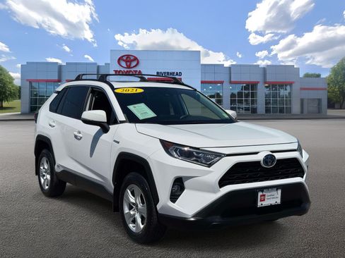 Certified 2021 Toyota RAV4 XLE w/ Convenience Package AWD/4WD image 2
