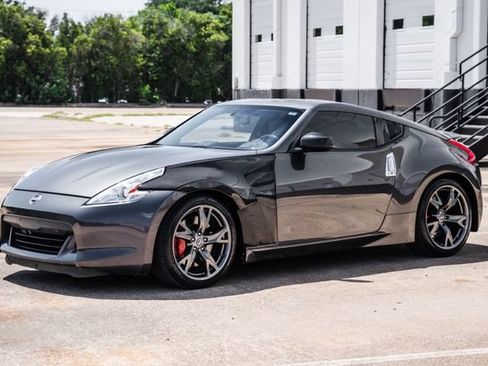 Used 2010 Nissan 370Z Touring w/ Sport Pkg RWD image 36