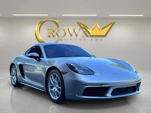 Used 2018 Porsche 718 Cayman Coupe 2D image 4