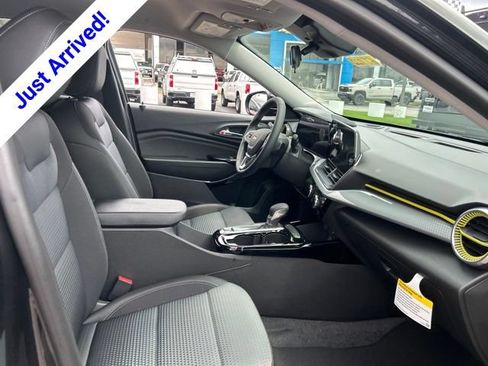 New 2026 Chevrolet Trax LT w/ LT Convenience Package FWD image 29