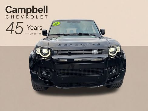 Used 2025 Land Rover Defender 130 V8 AWD/4WD image 9
