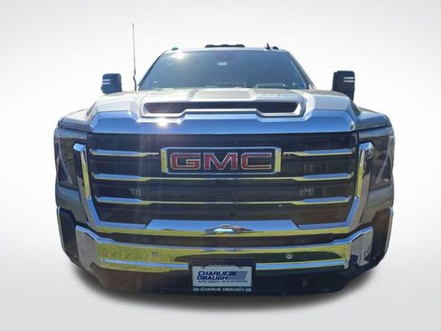 New 2026 GMC Sierra 2500 SLE AWD/4WD image 8