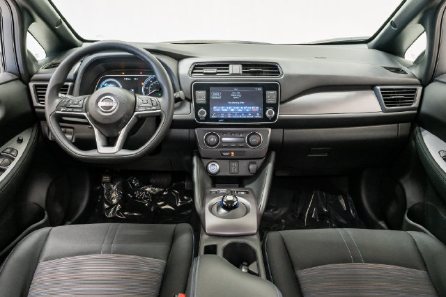 Used 2025 Nissan Leaf S FWD image 31