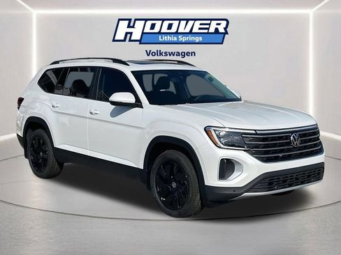 Used 2026 Volkswagen Atlas SE FWD image 1