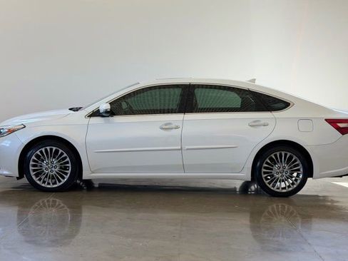 Used 2016 Toyota Avalon Limited image 4
