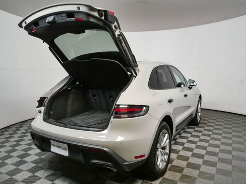Used 2022 Porsche Macan AWD/4WD image 30