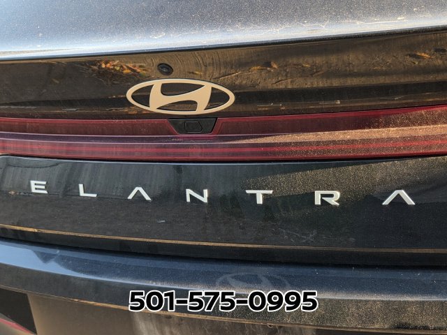 Used 2025 Hyundai Elantra SEL FWD image 9