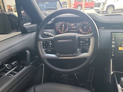 Used 2025 Land Rover Range Rover Long Wheelbase SE AWD/4WD image 16