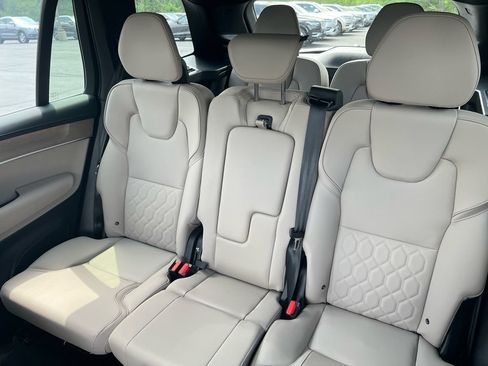 New 2026 Volvo XC90 B5 Plus w/ Protection Package Premier AWD/4WD image 18