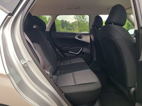 Used 2025 Kia Soul LX w/ LX Technology Package FWD image 29