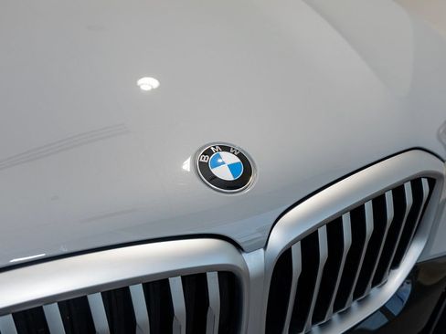 Used 2024 BMW X5 xDrive40i w/ M Sport Package AWD/4WD image 17
