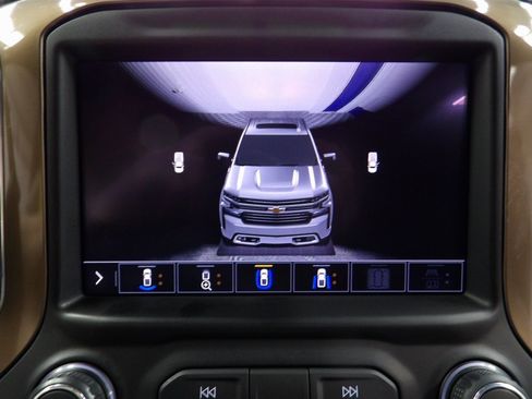 Used 2021 Chevrolet Silverado 1500 High Country w/ Technology Package image 29