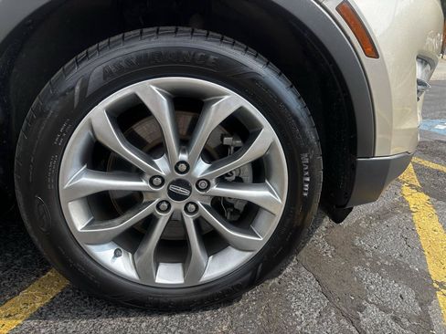 Used 2017 Lincoln MKC Select w/ Select Plus Package AWD/4WD image 10