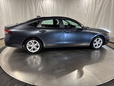 Used 2025 Honda Accord LX image 9