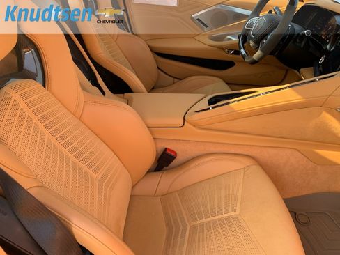 Used 2024 Chevrolet Corvette Z06 RWD image 12