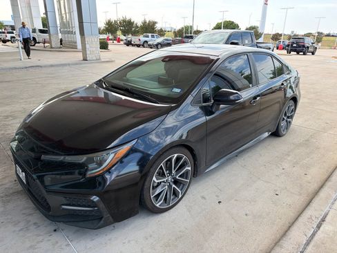 Used 2020 Toyota Corolla SE w/ SE Premium Package FWD image 1