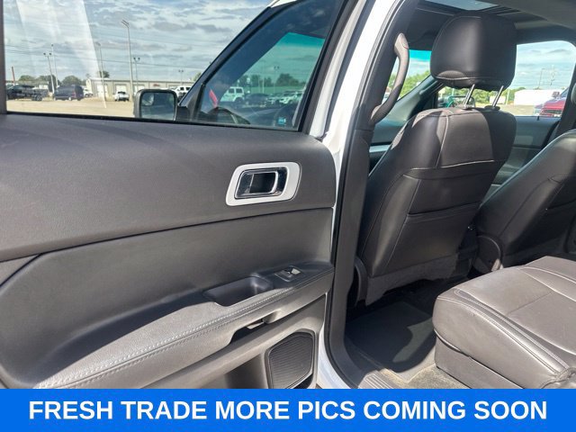 Used 2015 Ford Explorer XLT w/ Equipment Group 202B FWD image 23