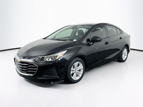 Used 2019 Chevrolet Cruze LS w/ LS Convenience Package FWD image 3