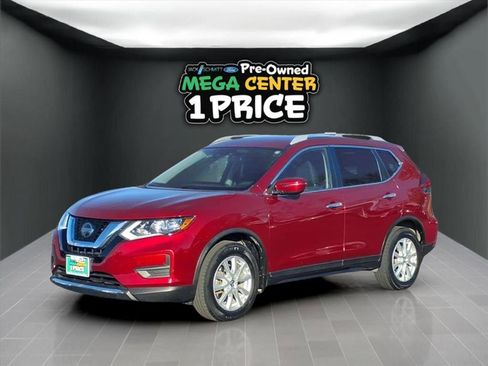 Used 2019 Nissan Rogue SV image 1