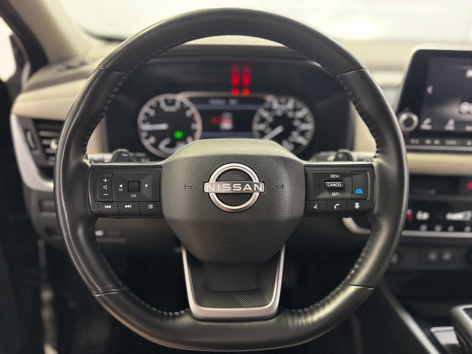 Certified 2025 Nissan Rogue SV AWD/4WD image 22