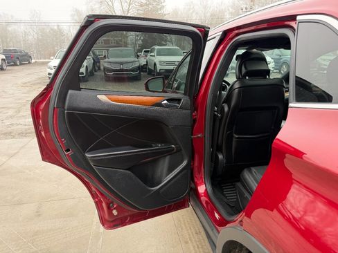 Used 2017 Lincoln MKC Reserve image 17