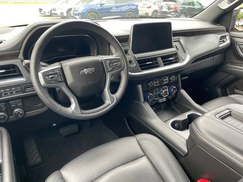 Used 2022 Chevrolet Tahoe Z71 w/ Luxury Package AWD/4WD image 18
